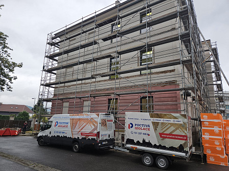 Izolace stropu zděné budovy školy v Berouně